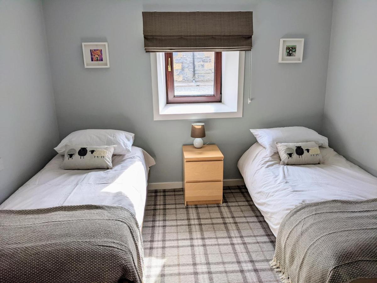 Ailnack Cottage -Cheerful Cottage With Secure Garden And Off Street Parking Sleeps 4トミントゥール エクステリア 写真